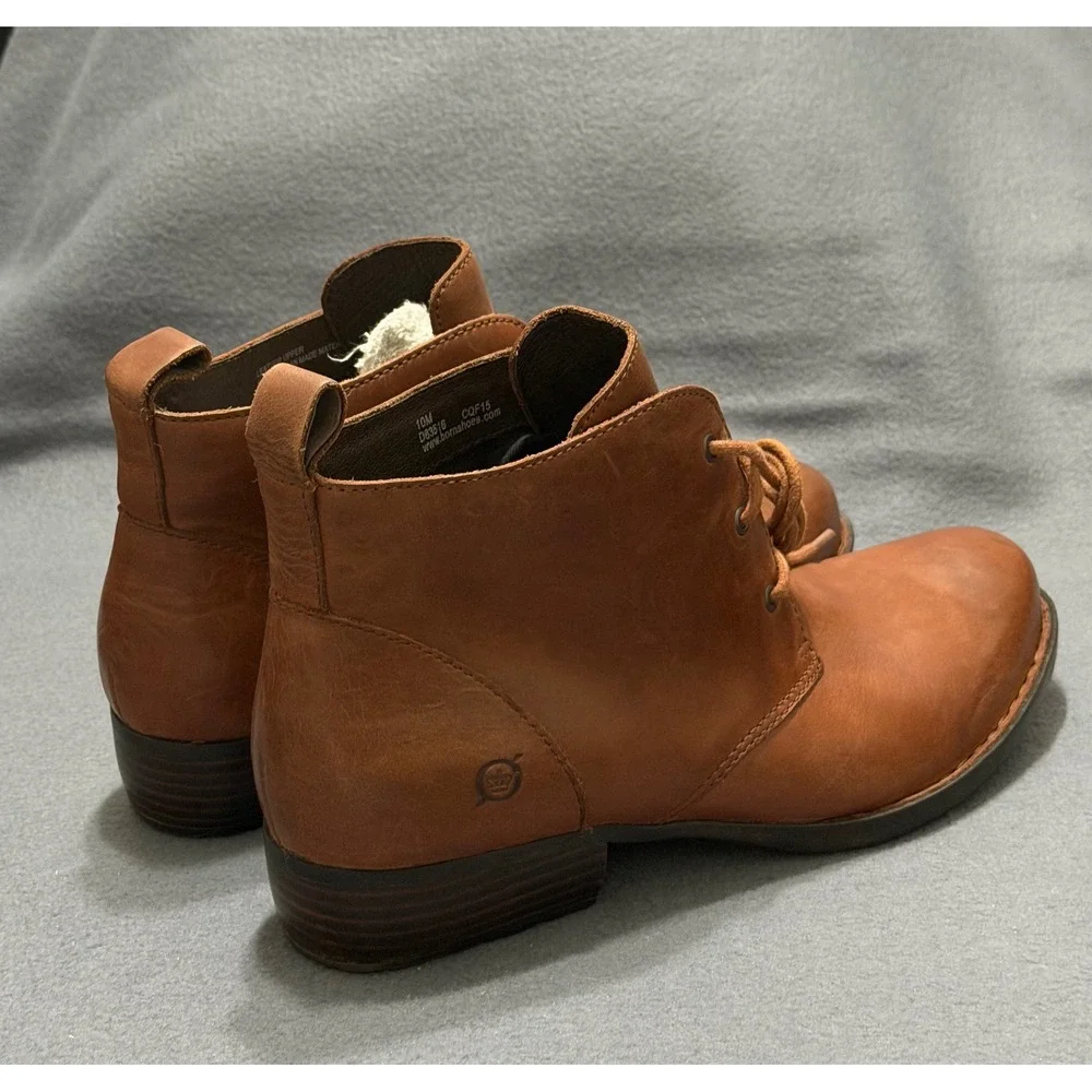Born Mens sz 10M Leather Chukka Boots Tan Brown Lace Up Ankle Boots Heritage